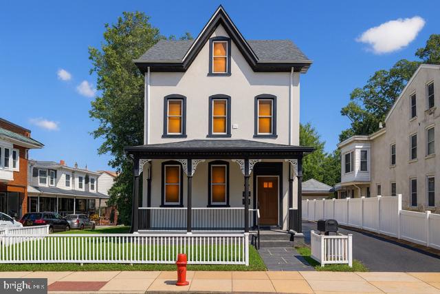 ROXBOROUGH - Residential