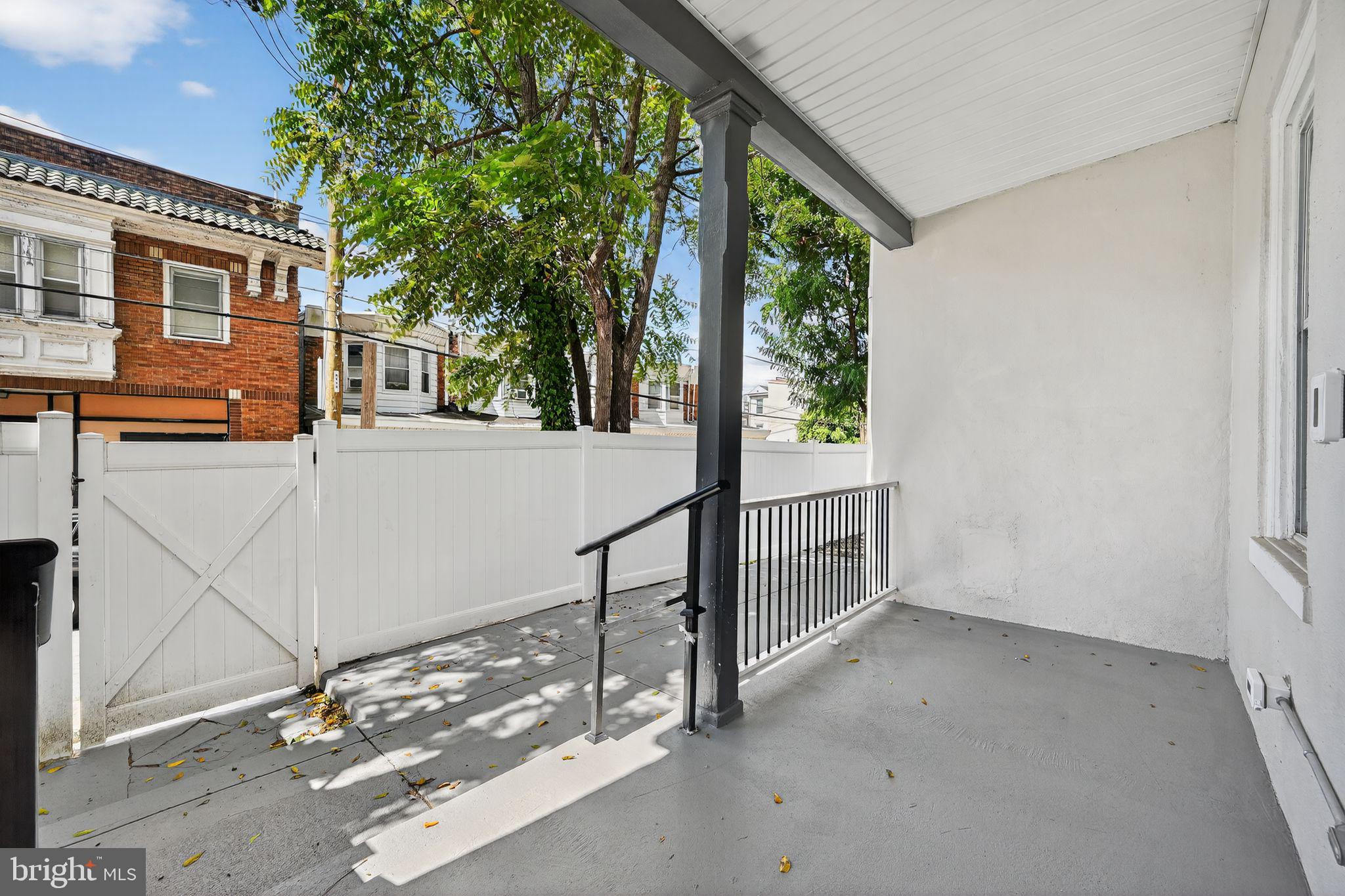 ROXBOROUGH - Residential