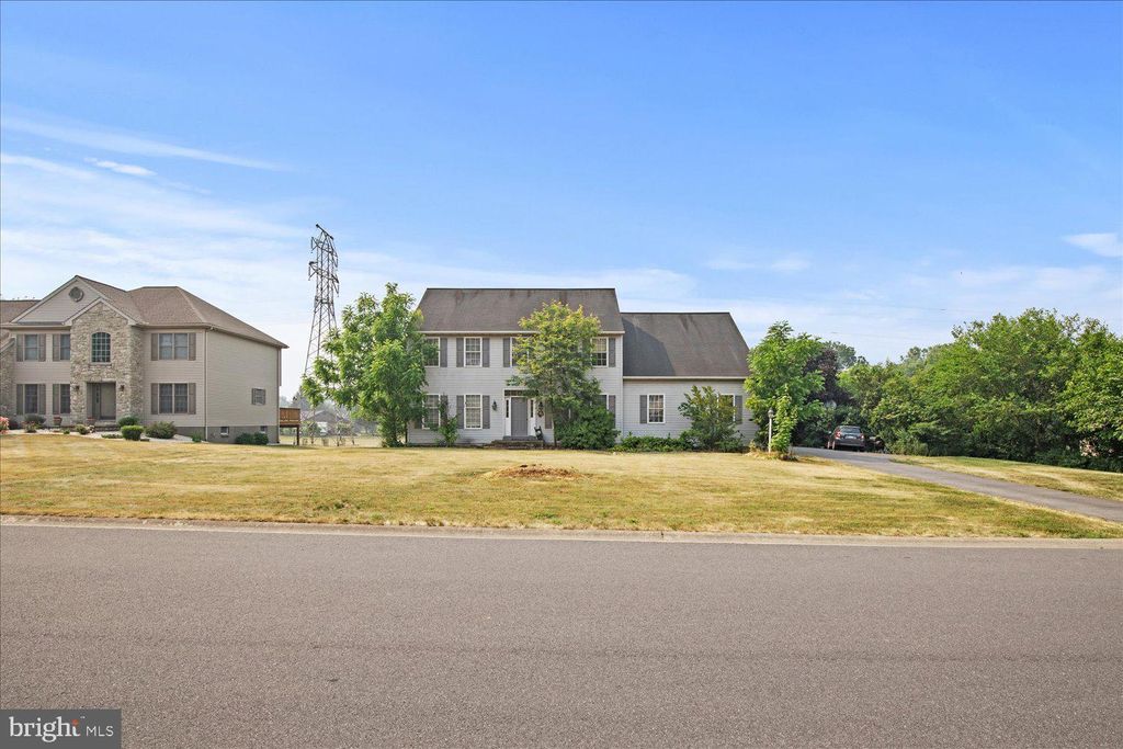 Photo of 356 COPLEY DR, LANCASTER, PA 17601 (MLS # PALA2035424)