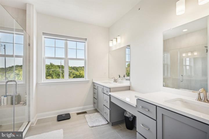 WILLISTOWN POINT - Residential