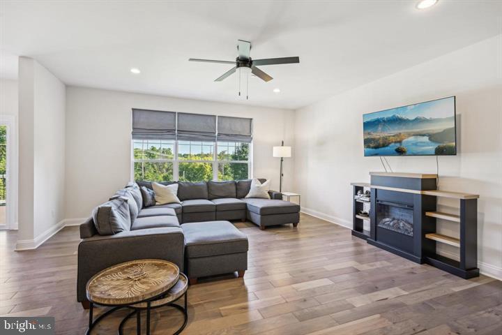 WILLISTOWN POINT - Residential