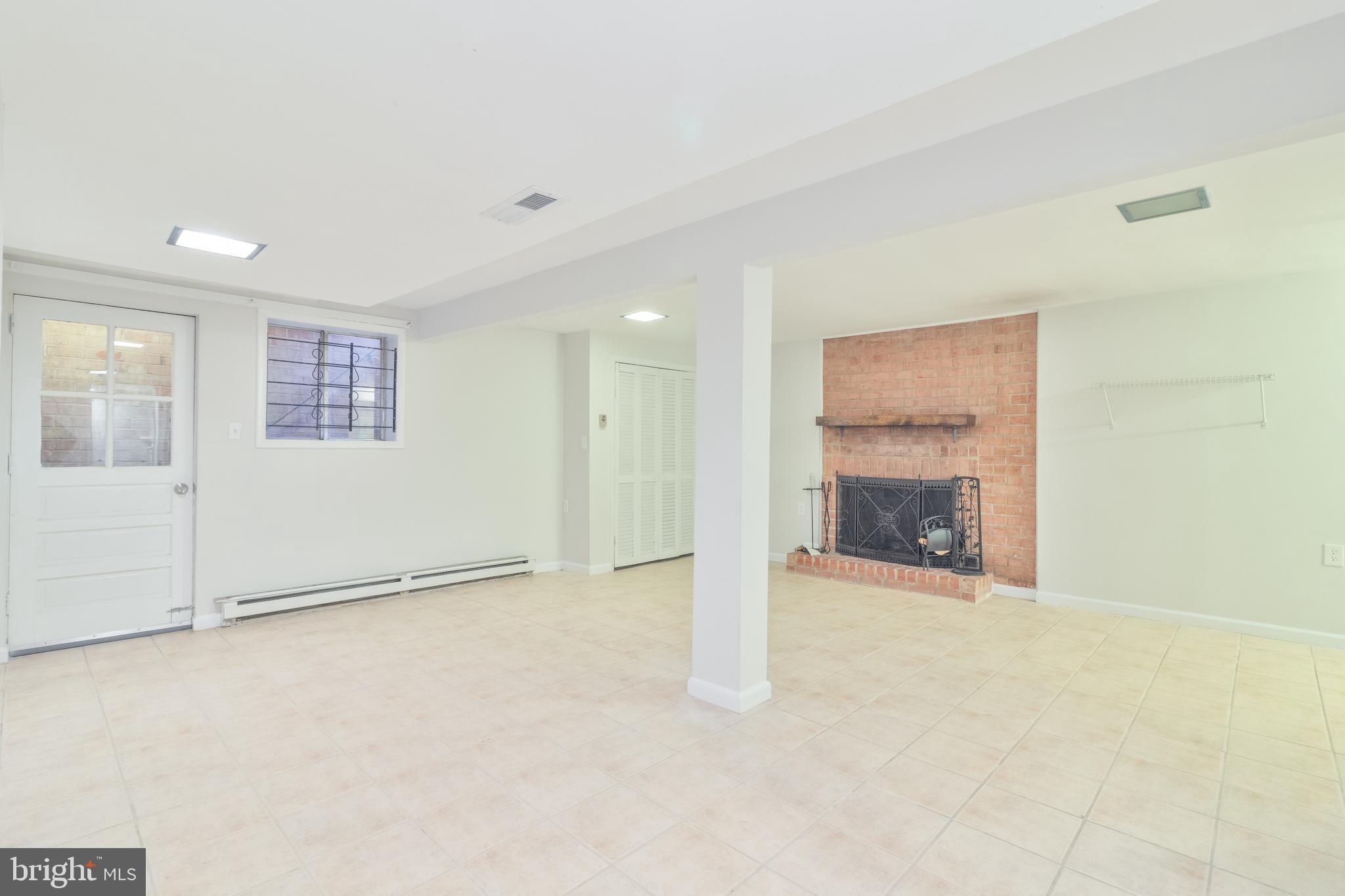 GEORGETOWN WOODS - Residential Lease