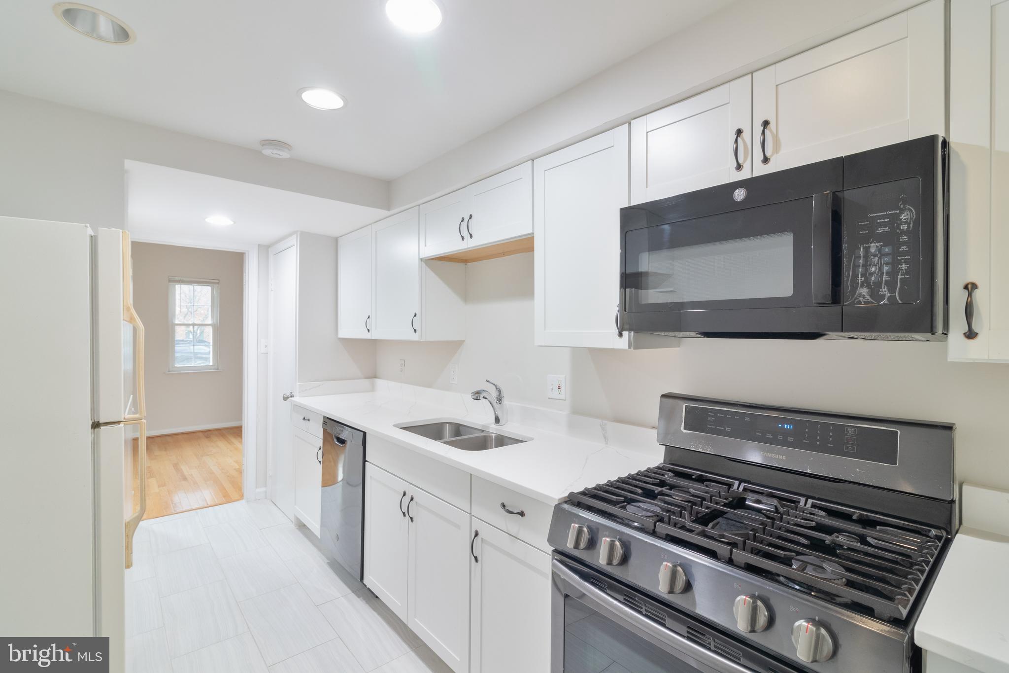 GEORGETOWN WOODS - Residential Lease