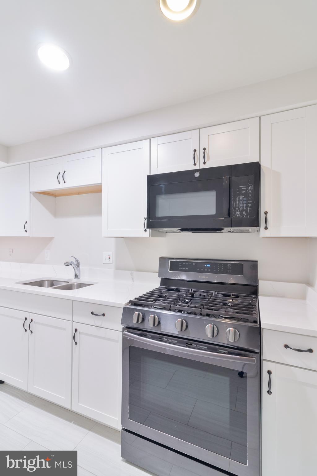 GEORGETOWN WOODS - Residential Lease