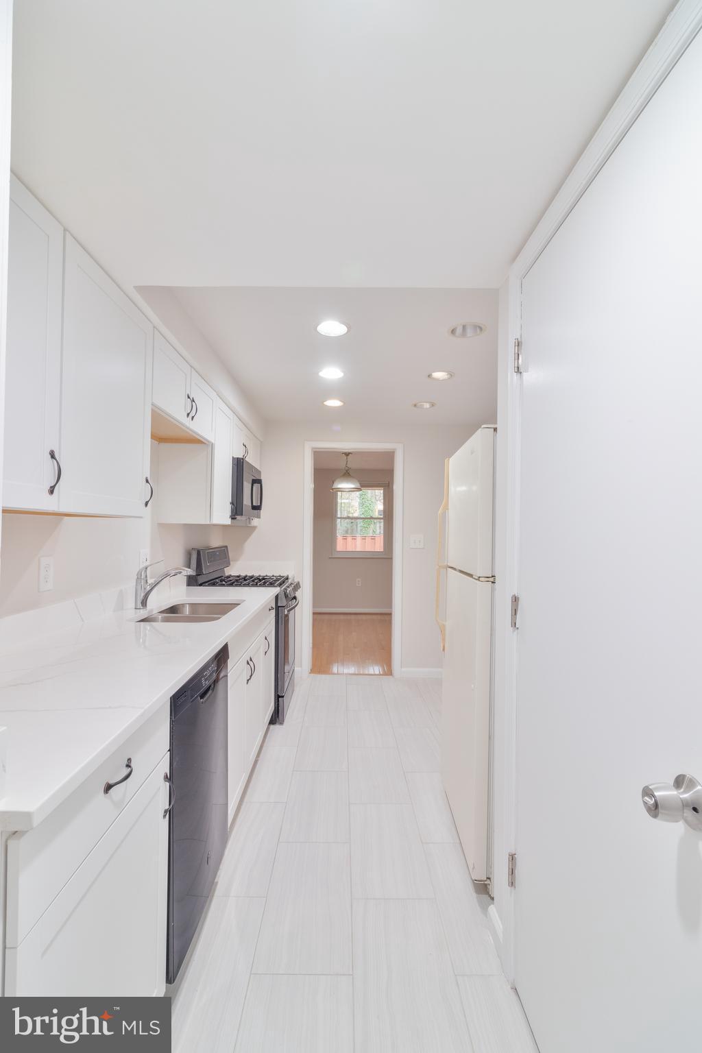 GEORGETOWN WOODS - Residential Lease