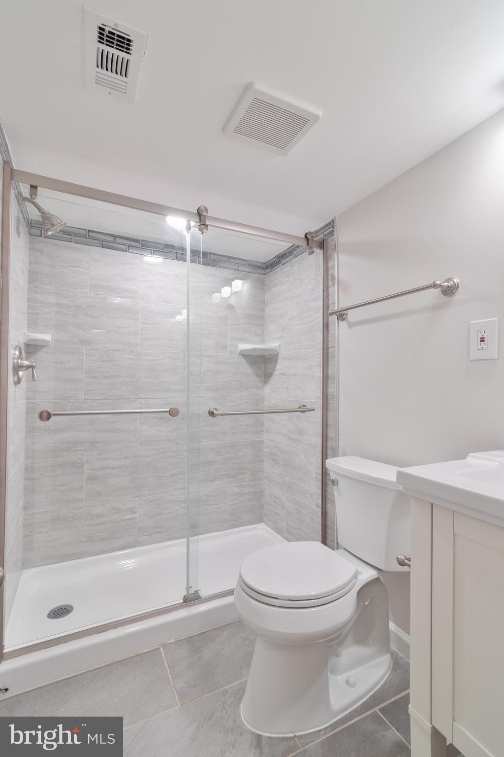 GEORGETOWN WOODS - Residential Lease