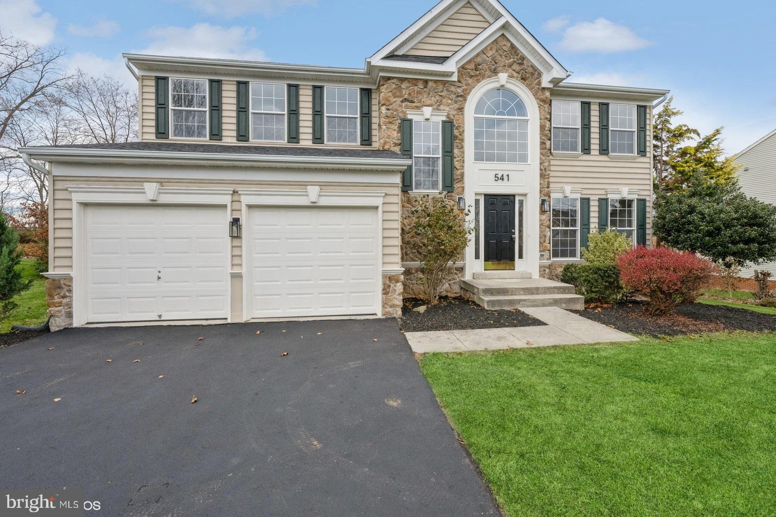 LOCUST HILL - Residential