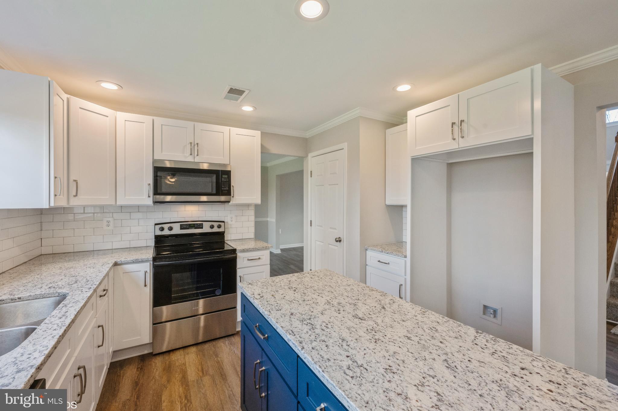 LOCUST HILL - Residential