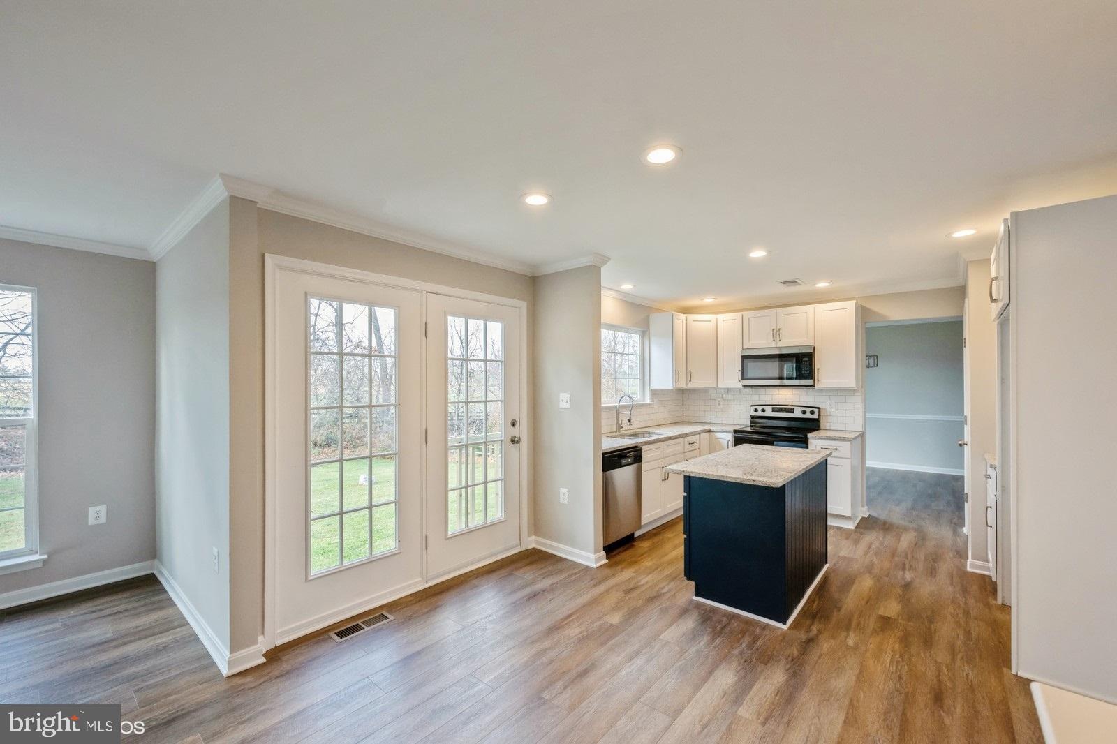 LOCUST HILL - Residential