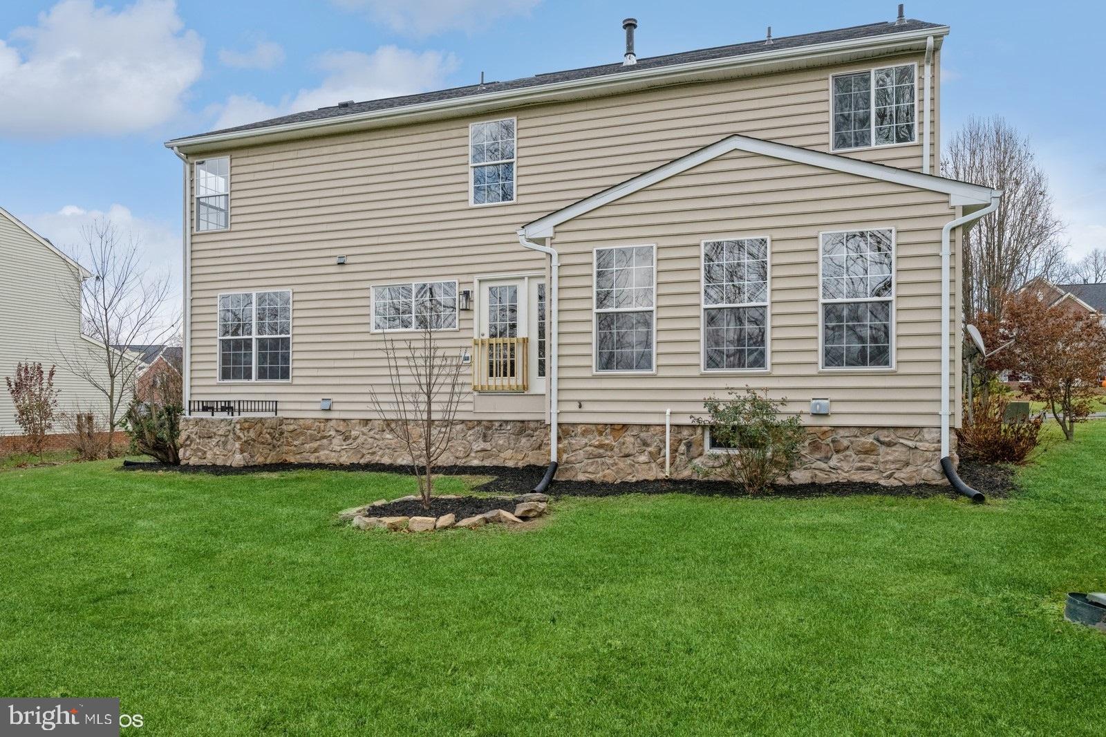 LOCUST HILL - Residential