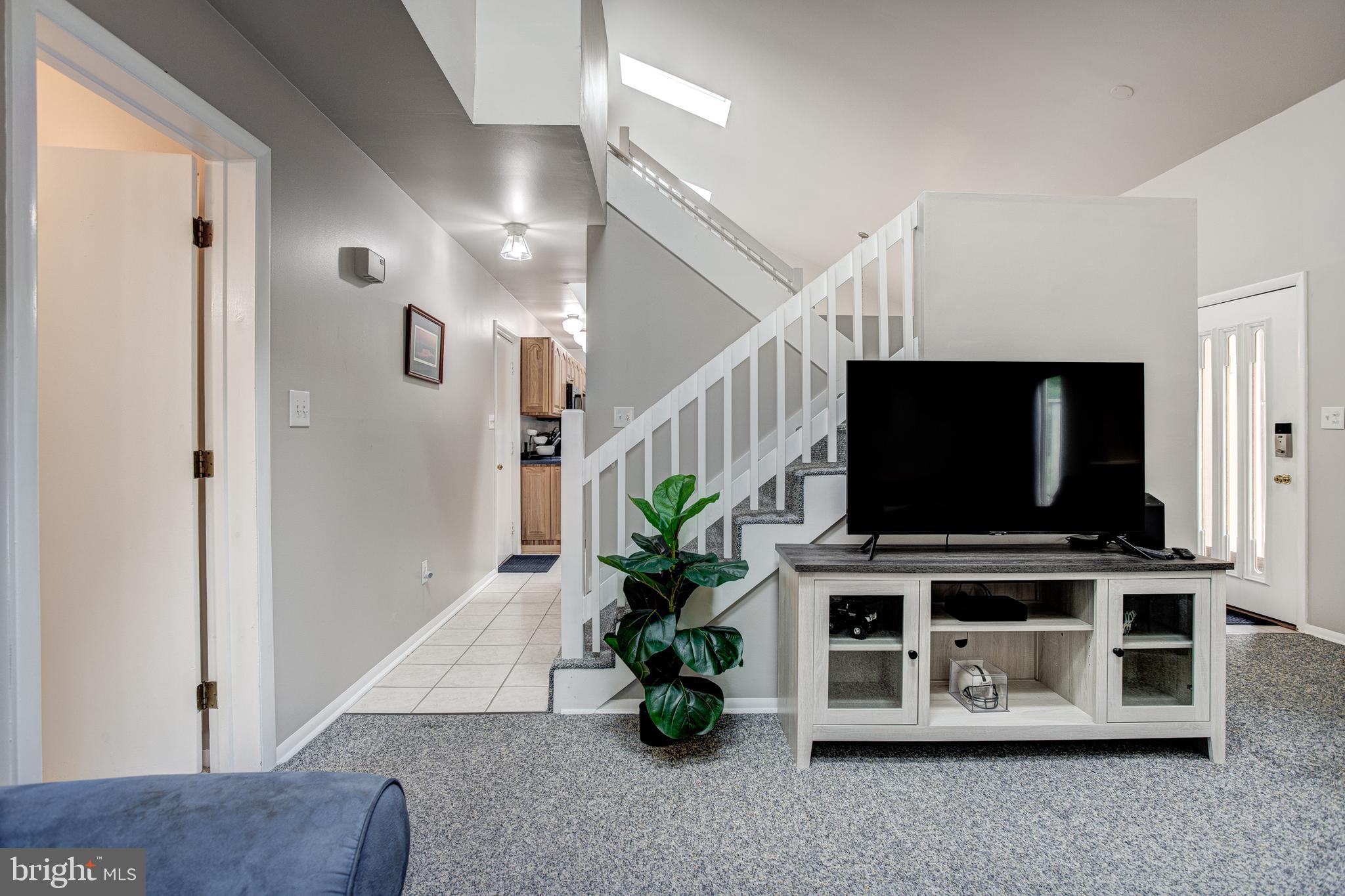 AARON VILLAGE - Residential