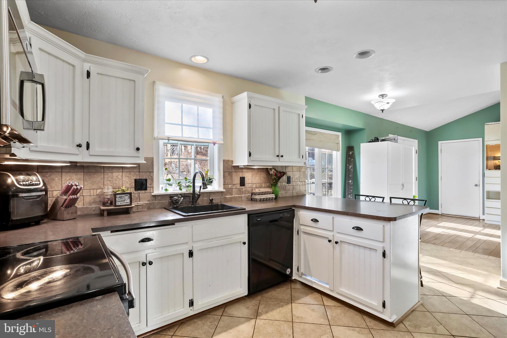 RIDGE HOLLOW ESTATES - Residential