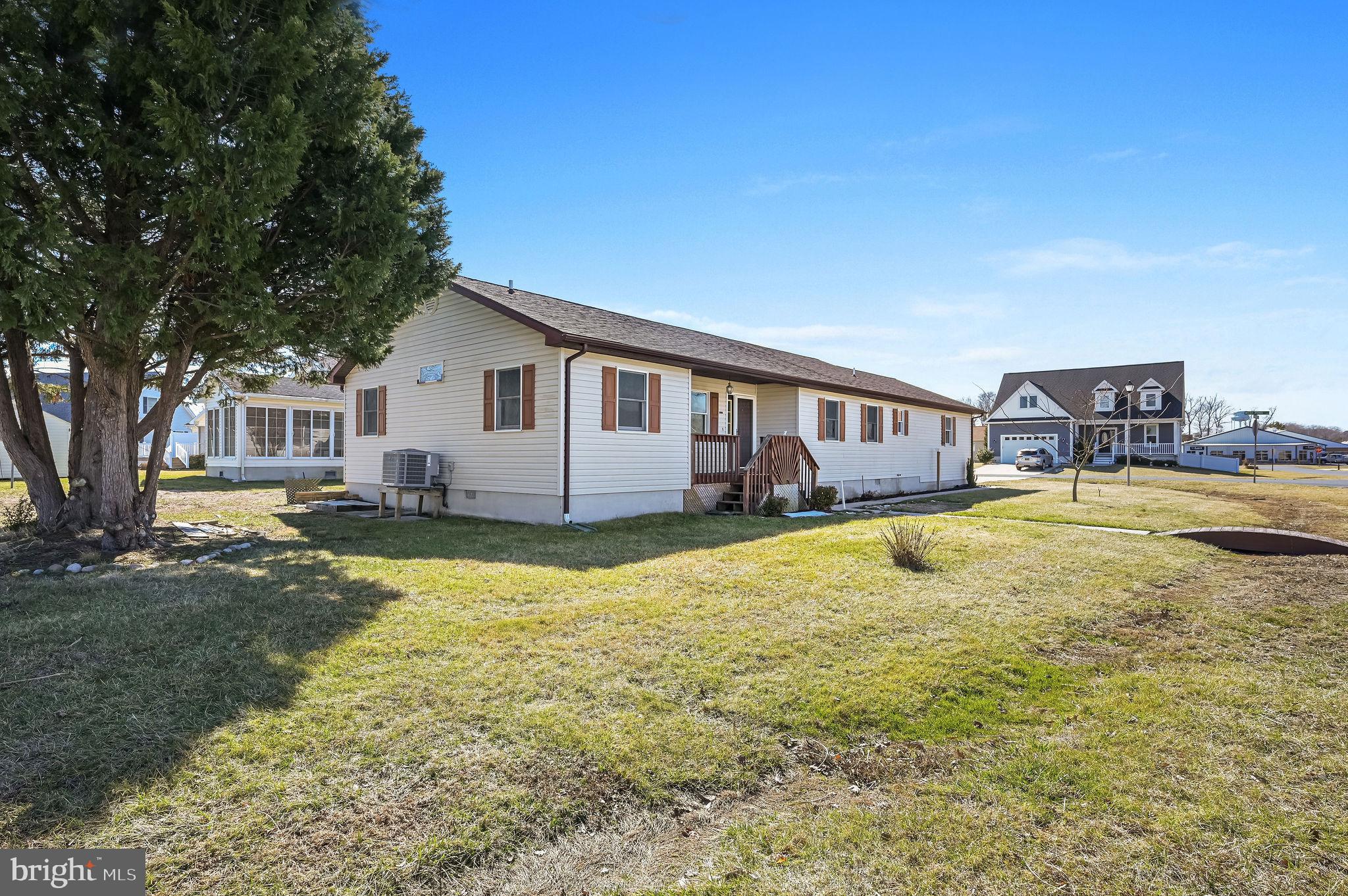 36733 W POND CIRCLE