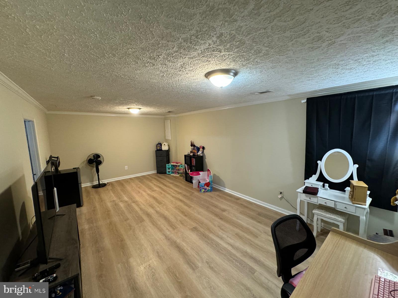 LAKE BRADDOCK - Residential