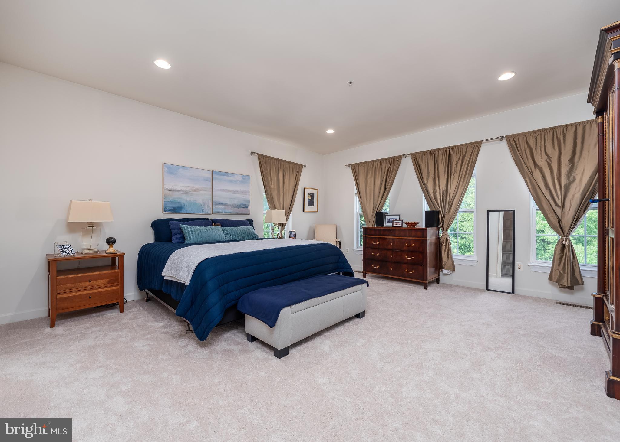 ELKRIDGE CROSSING - Residential