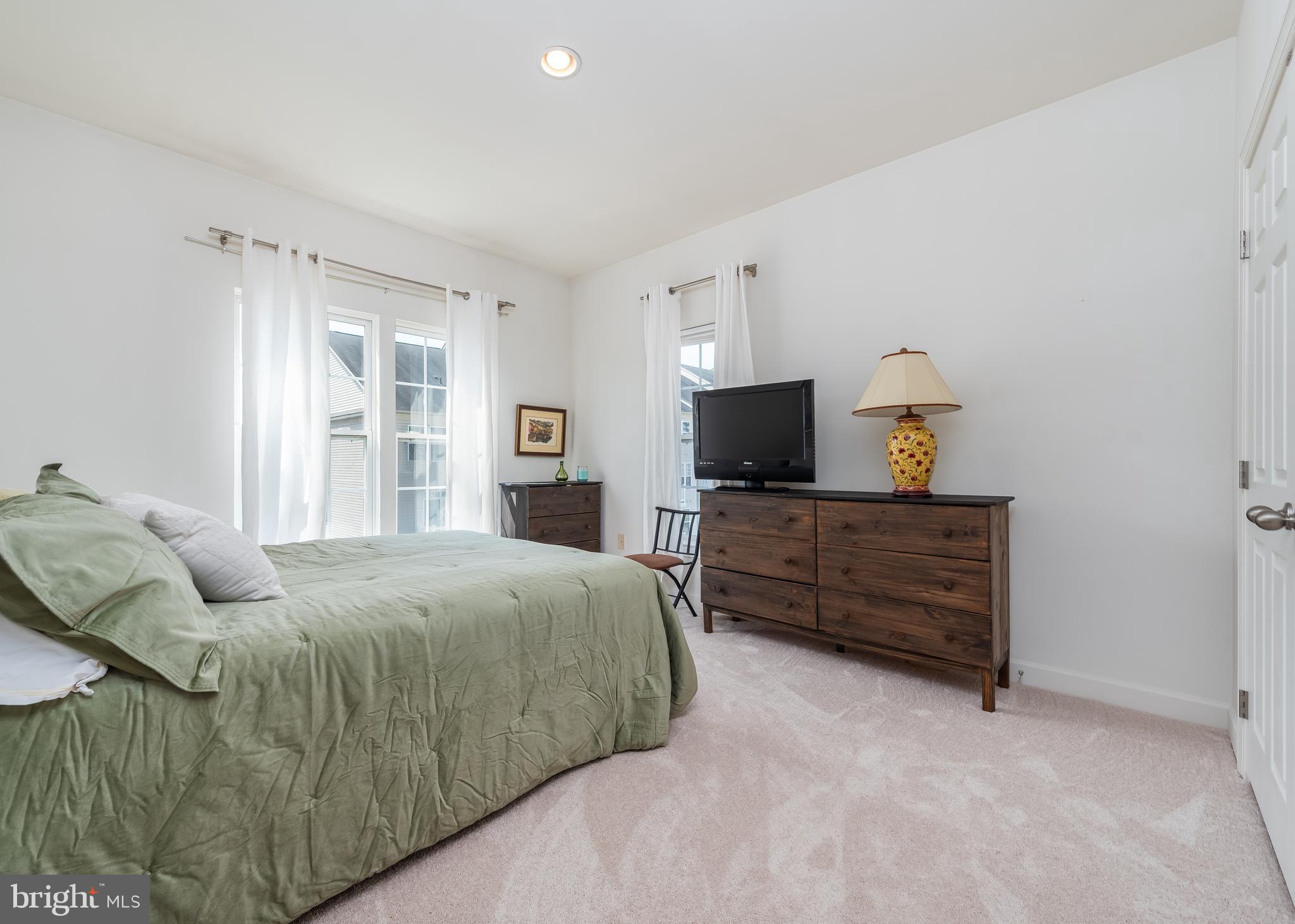 ELKRIDGE CROSSING - Residential