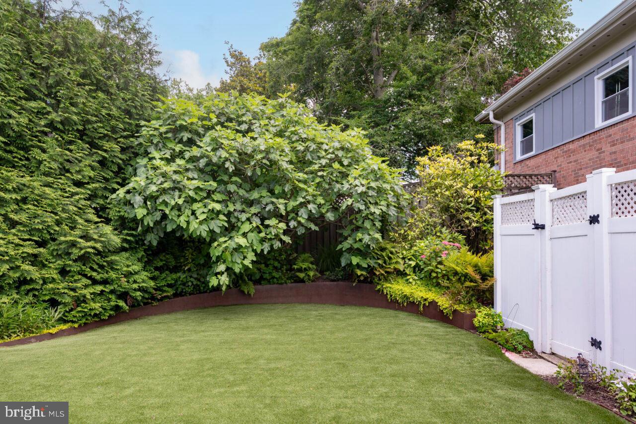 YACHT HAVEN ESTATES - Residential