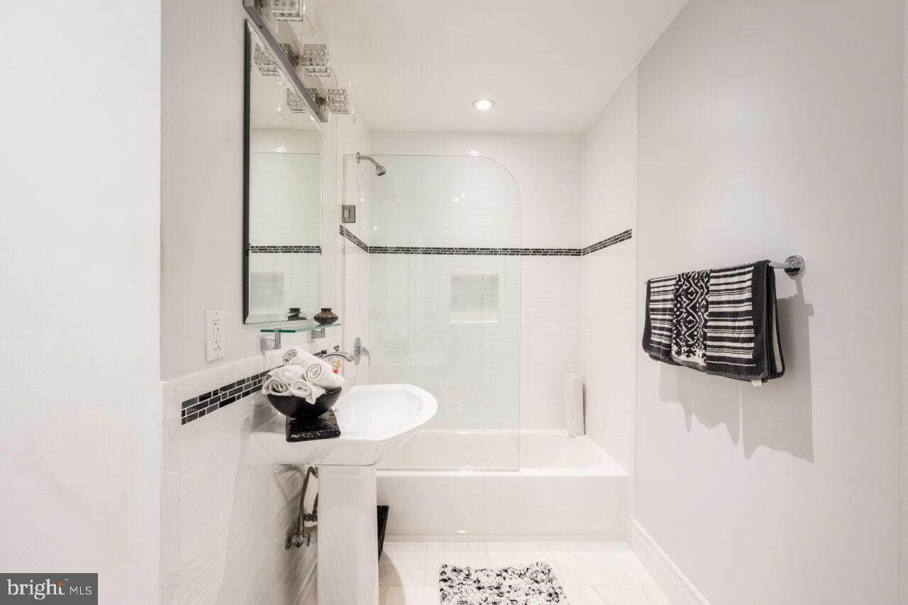 YACHT HAVEN ESTATES - Residential