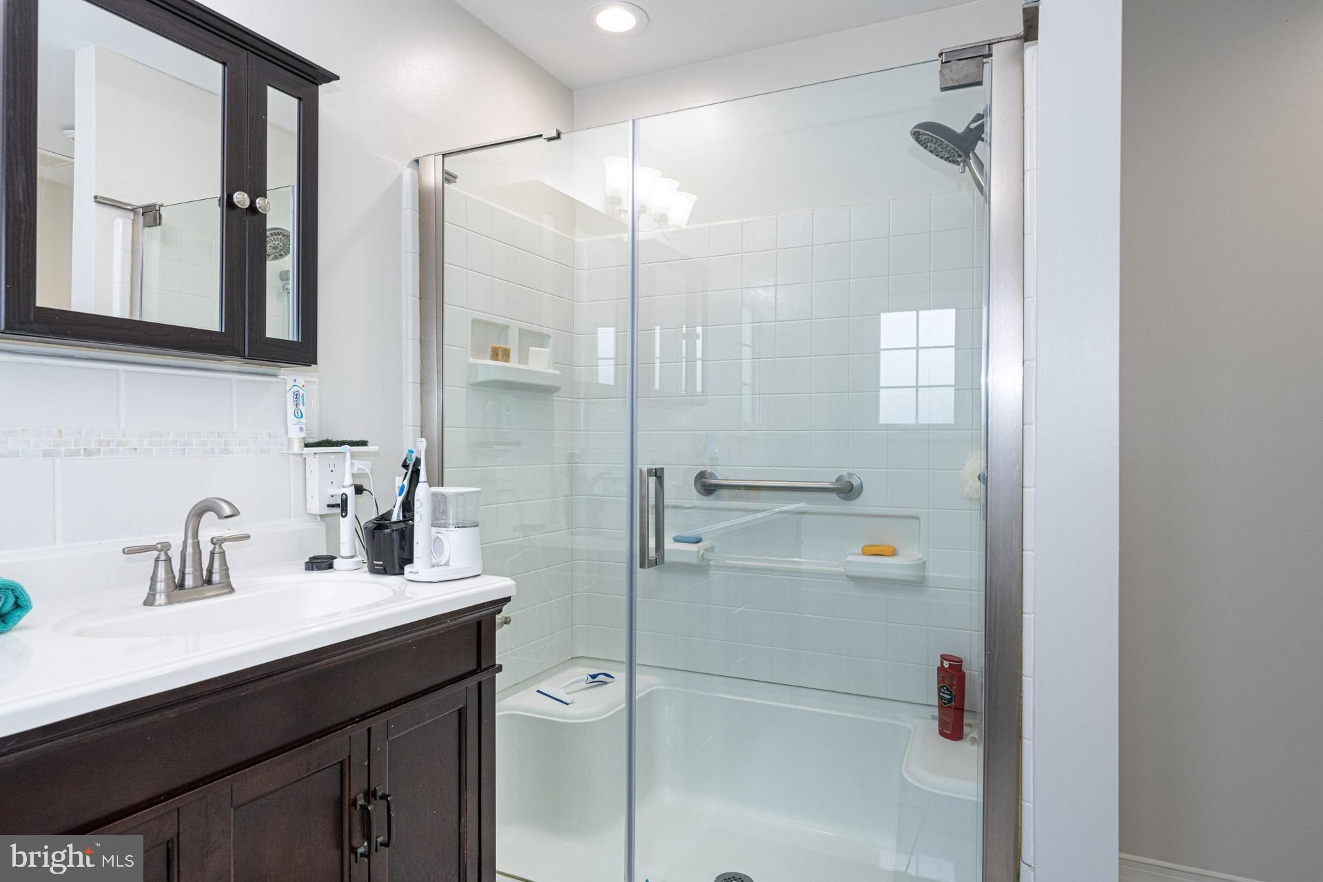 CONSTITUTION HILLS - Residential