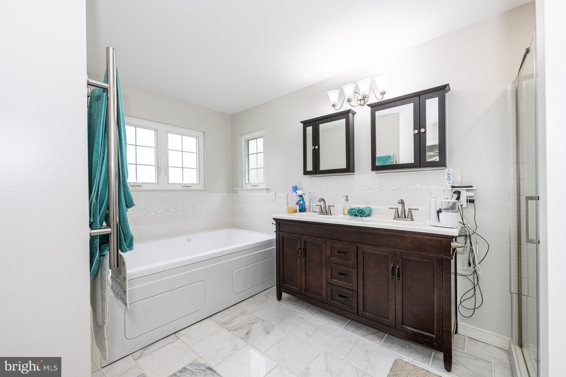 CONSTITUTION HILLS - Residential