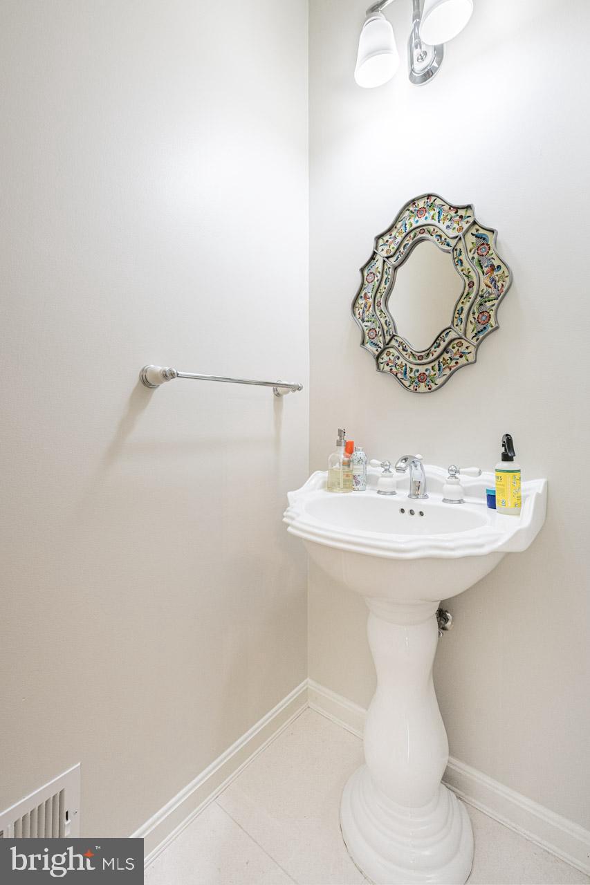 CONSTITUTION HILLS - Residential