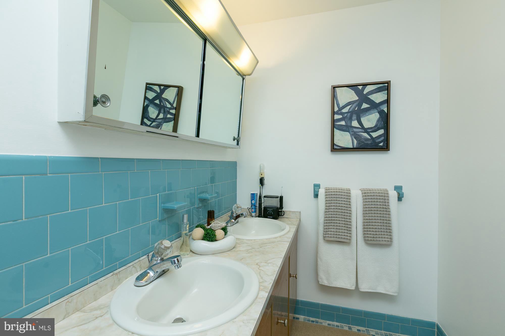 MT VERNON MANOR - Residential