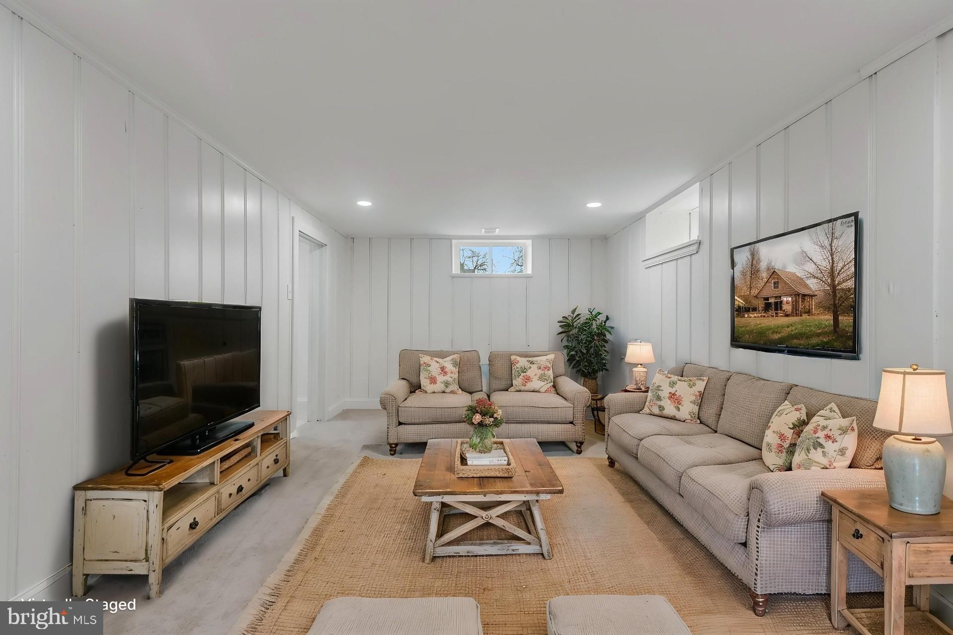 HILLSDALE ESTATES - Residential