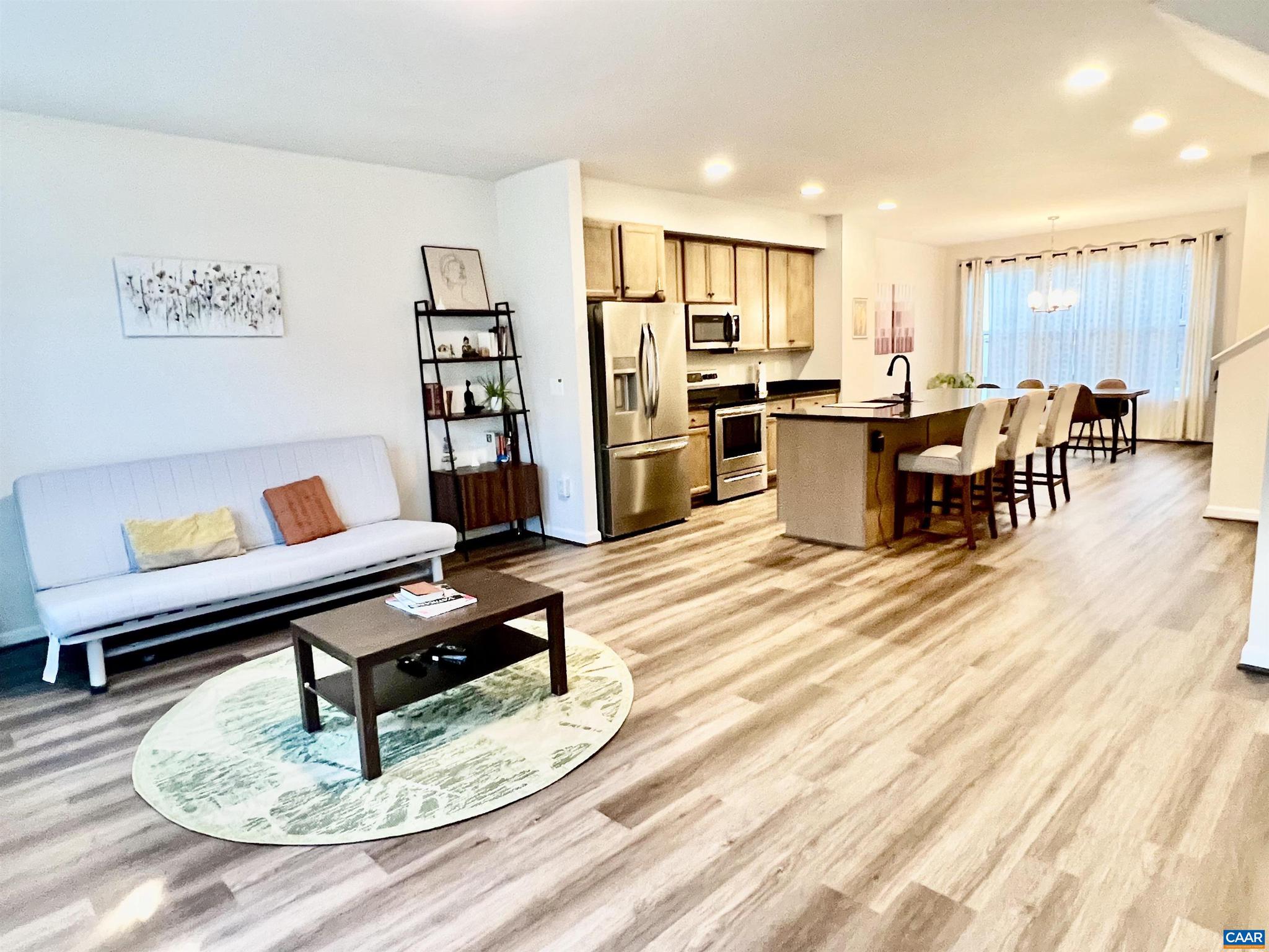 2209 SWALLOWTAIL LN