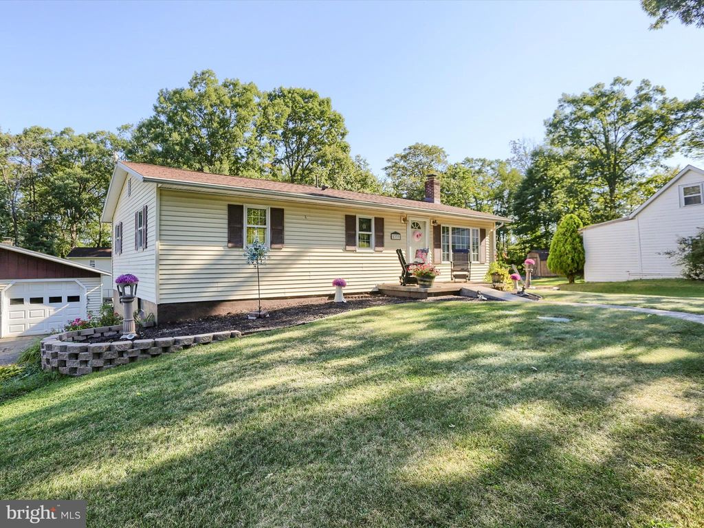 Photo of 5333 Spruce Rd, FAYETTEVILLE, PA 17222 (MLS # PAFL2029118)