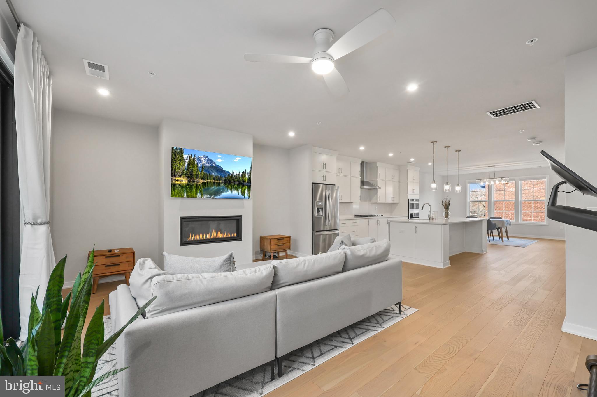 7558 SAWYER FARM WAY 1404