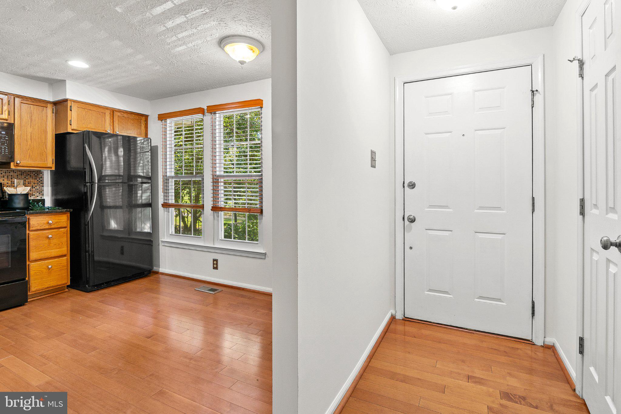 2453 BOLTON LANE