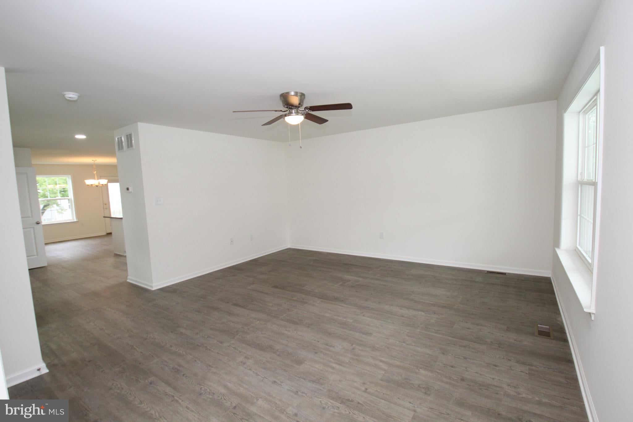 5 BUTTONWOOD AVENUE
