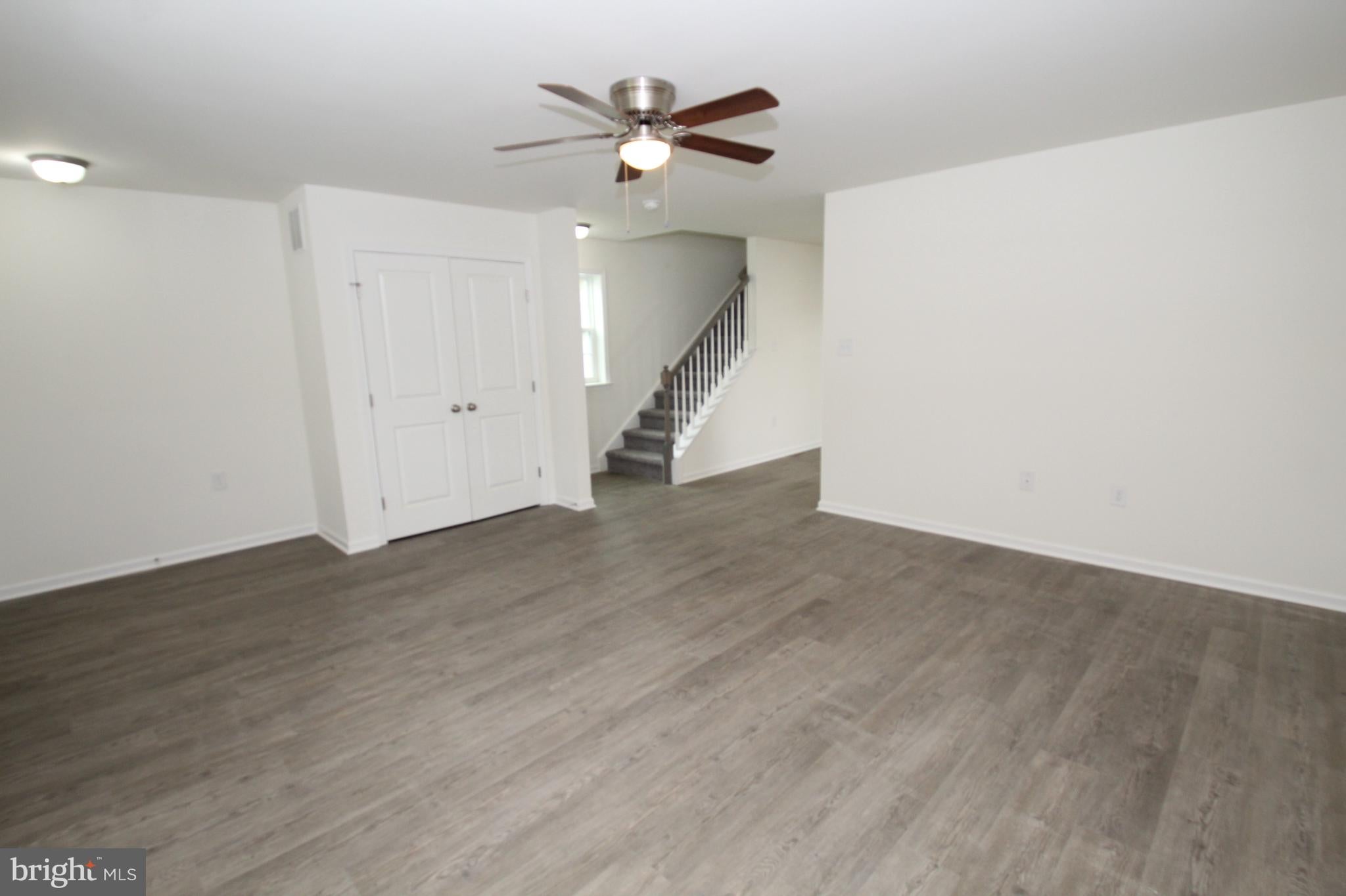 5 BUTTONWOOD AVENUE
