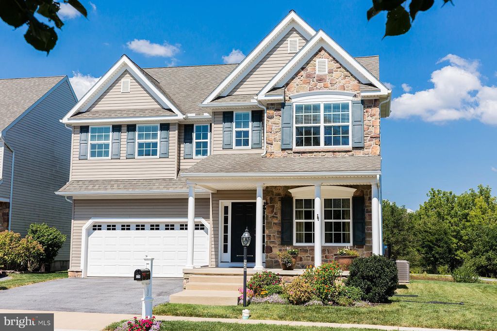 Photo of 528 BROOKSHIRE DR, LANCASTER, PA 17601 (MLS # PALA2029410)