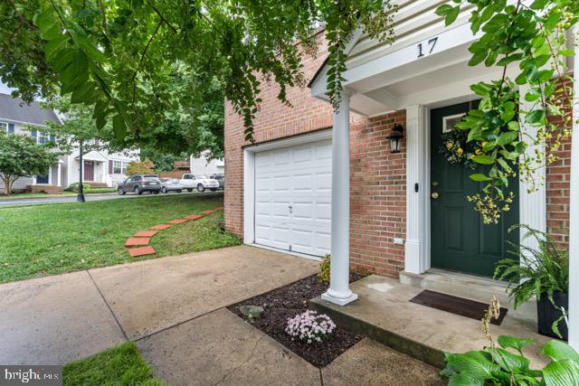 17 QUARTERPOLE COURT