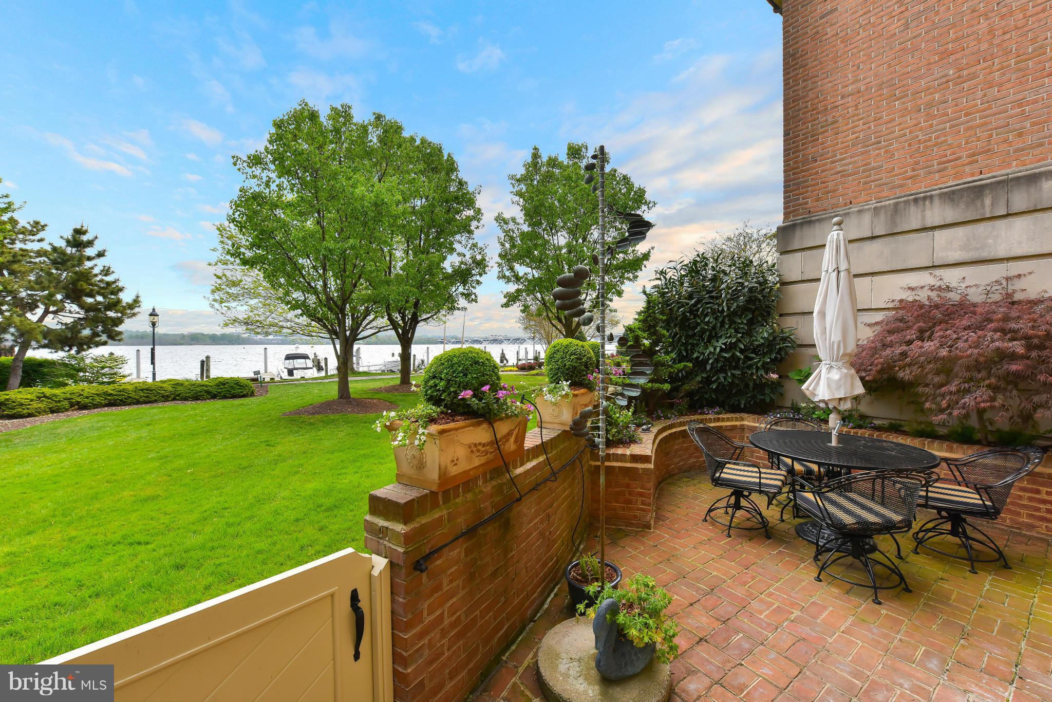 HARBORSIDE - Residential