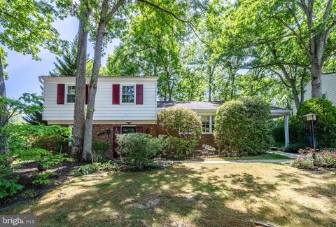 Photo of 6118 Roxbury Avenue, SPRINGFIELD, VA 22152 (MLS # VAFX2307700)