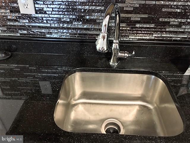 LAYHILL SOUTH - Residential Lease