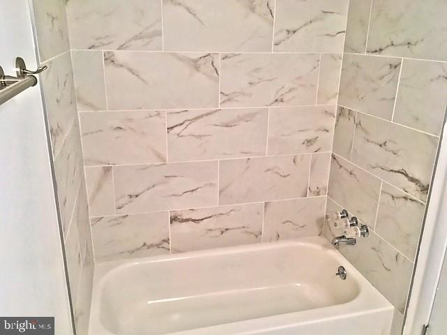 LAYHILL SOUTH - Residential Lease