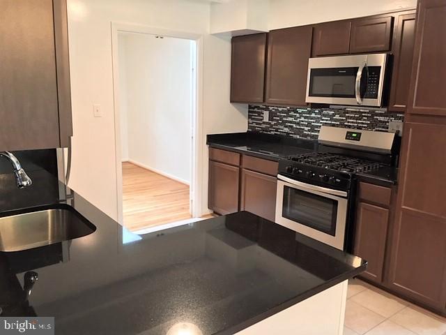 LAYHILL SOUTH - Residential Lease