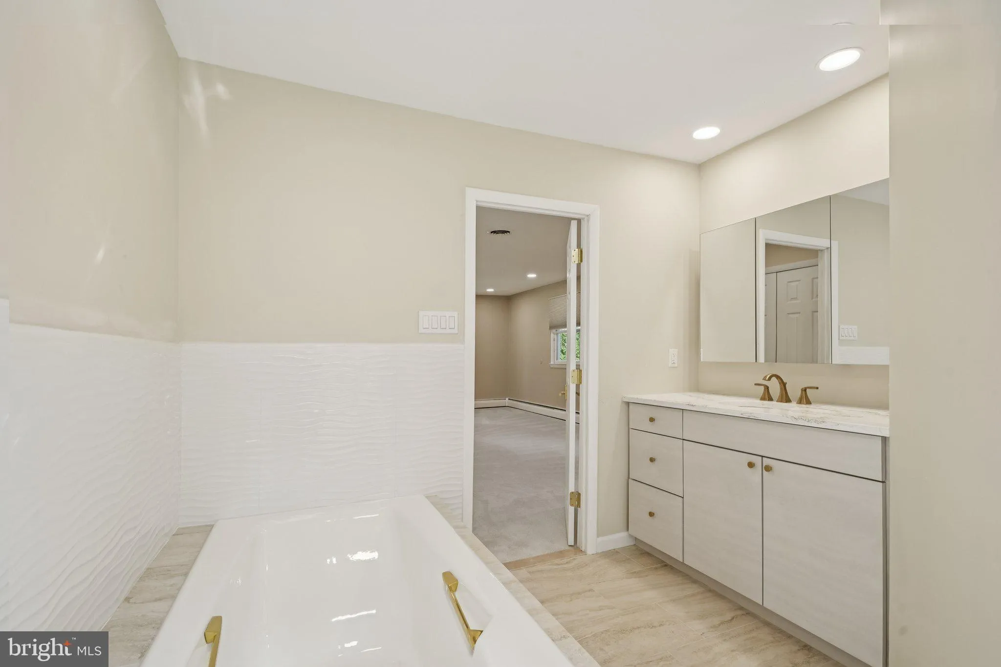 Huntingdon Valley, Pennsylvania 19006, United States, 4 Bedrooms Bedrooms, ,3 BathroomsBathrooms,Residential,Active,190681