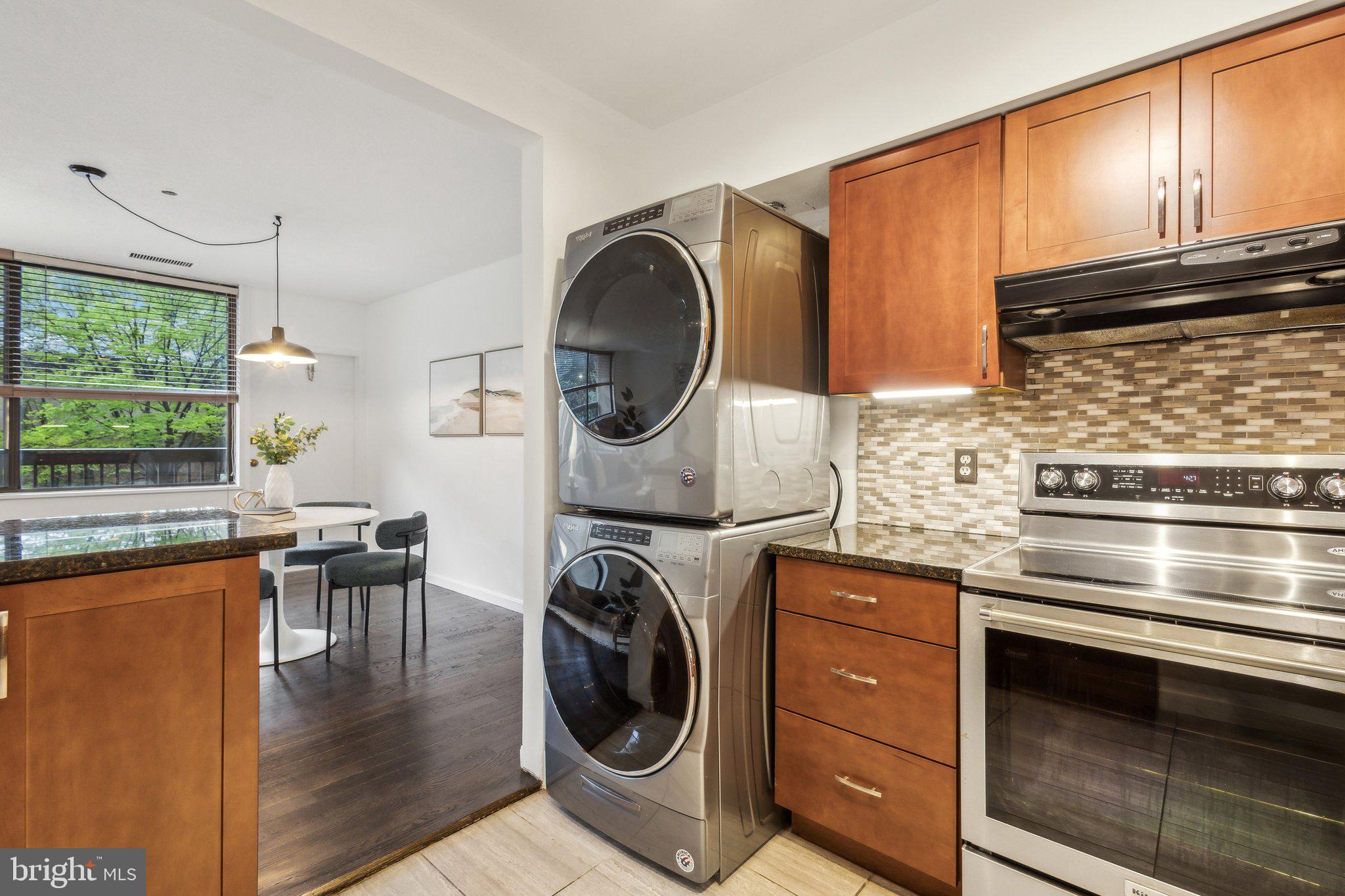 SKYLINE HOUSE - Residential