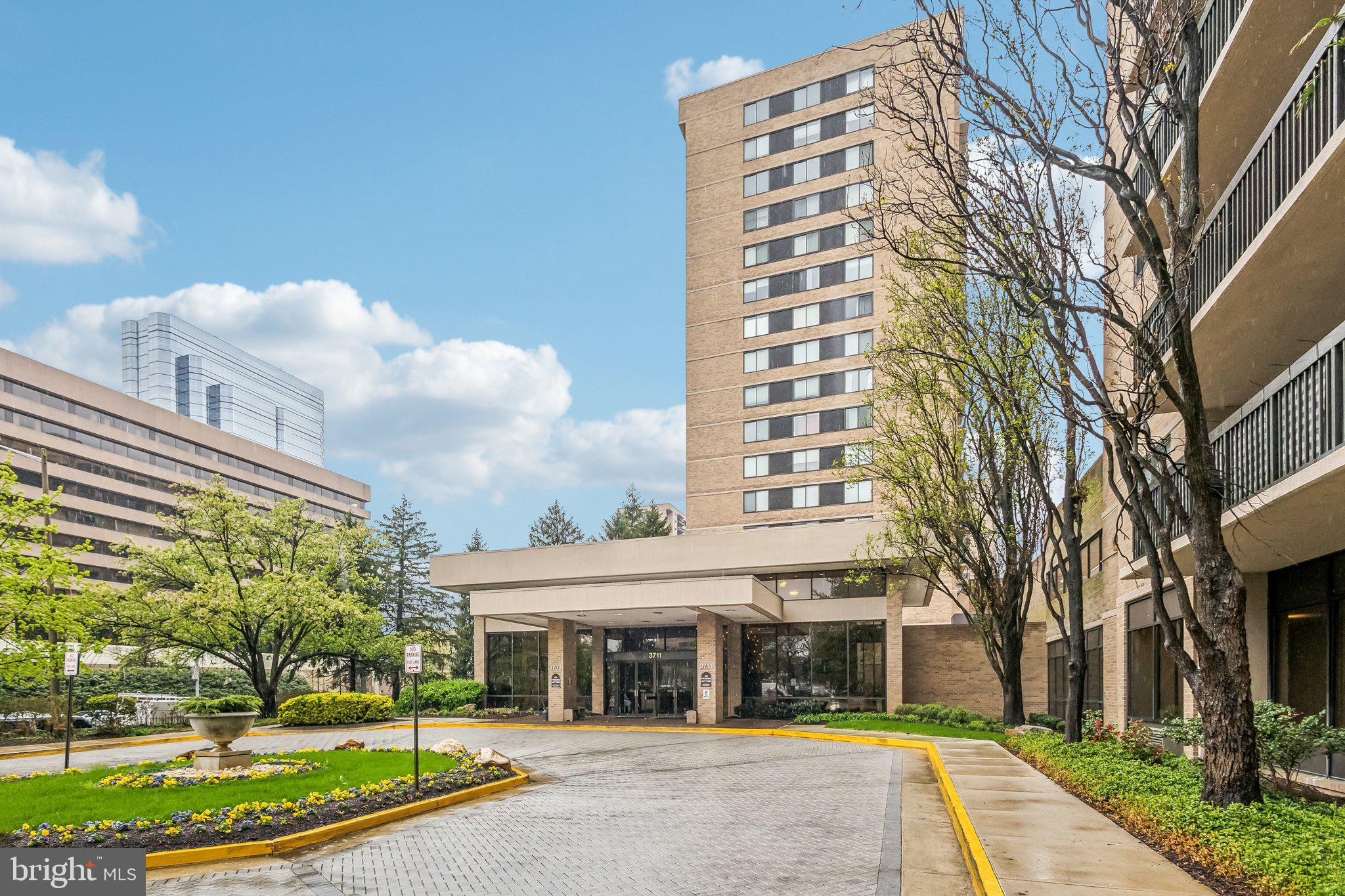 SKYLINE HOUSE - Residential