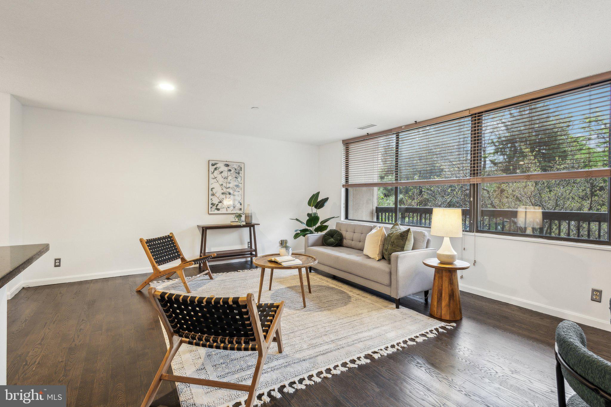 SKYLINE HOUSE - Residential