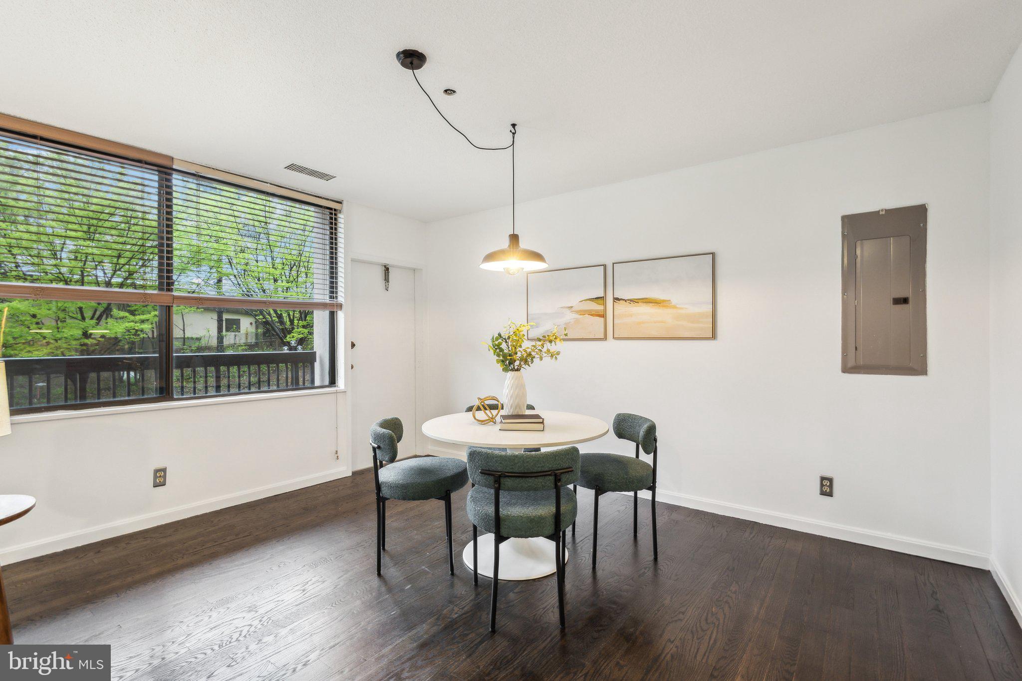 SKYLINE HOUSE - Residential