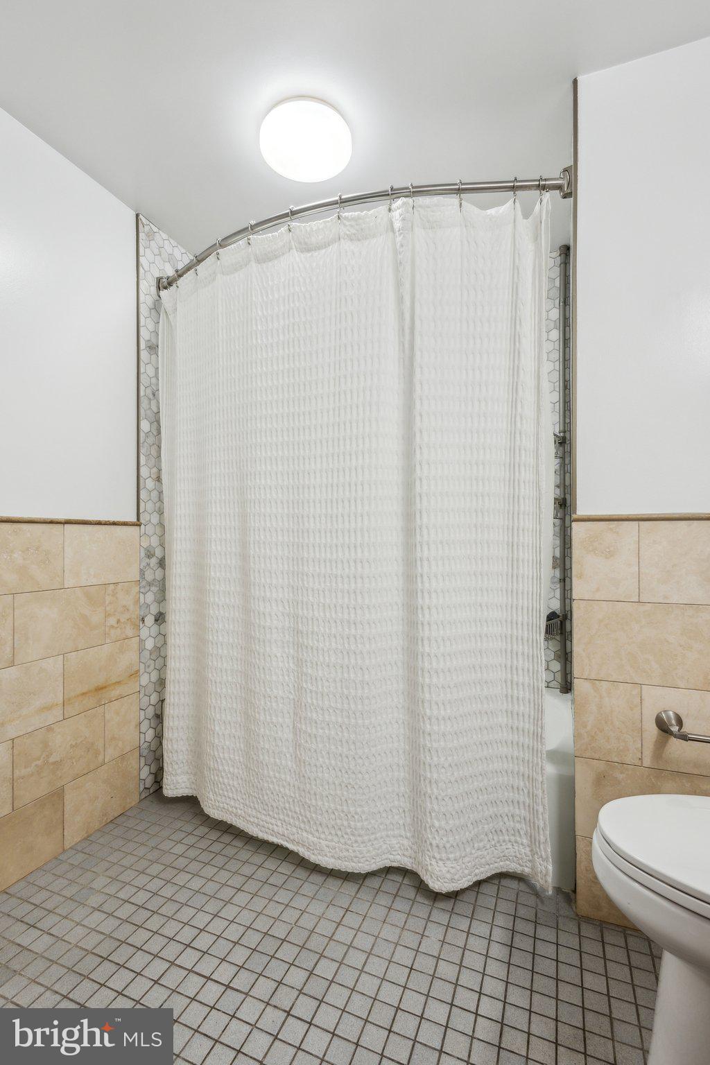 SKYLINE HOUSE - Residential