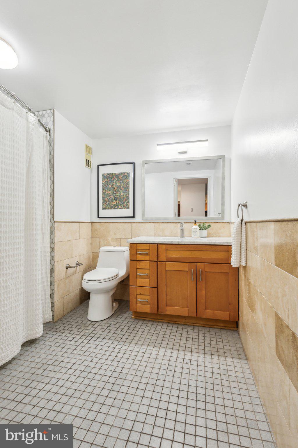 SKYLINE HOUSE - Residential