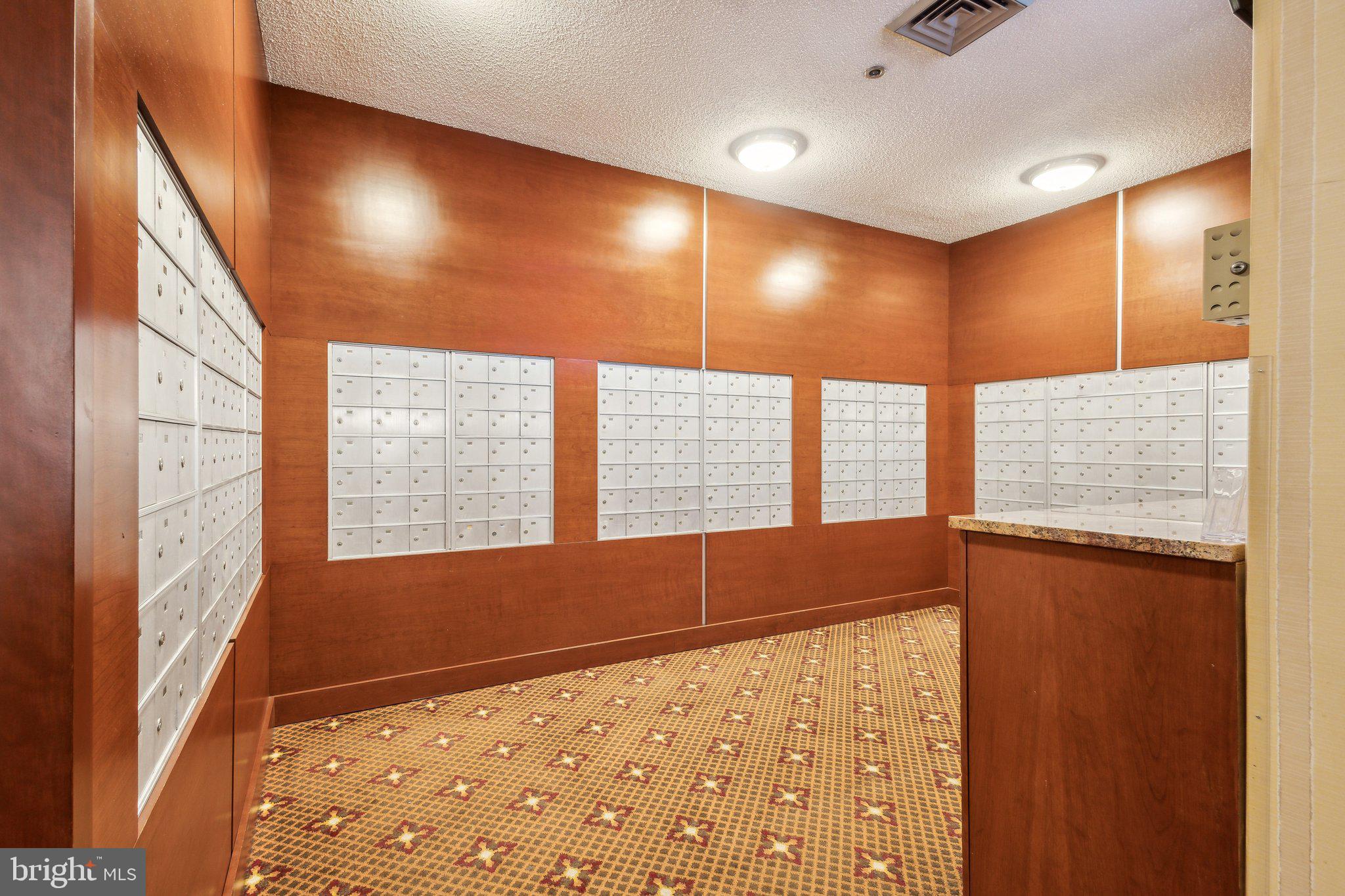 SKYLINE HOUSE - Residential