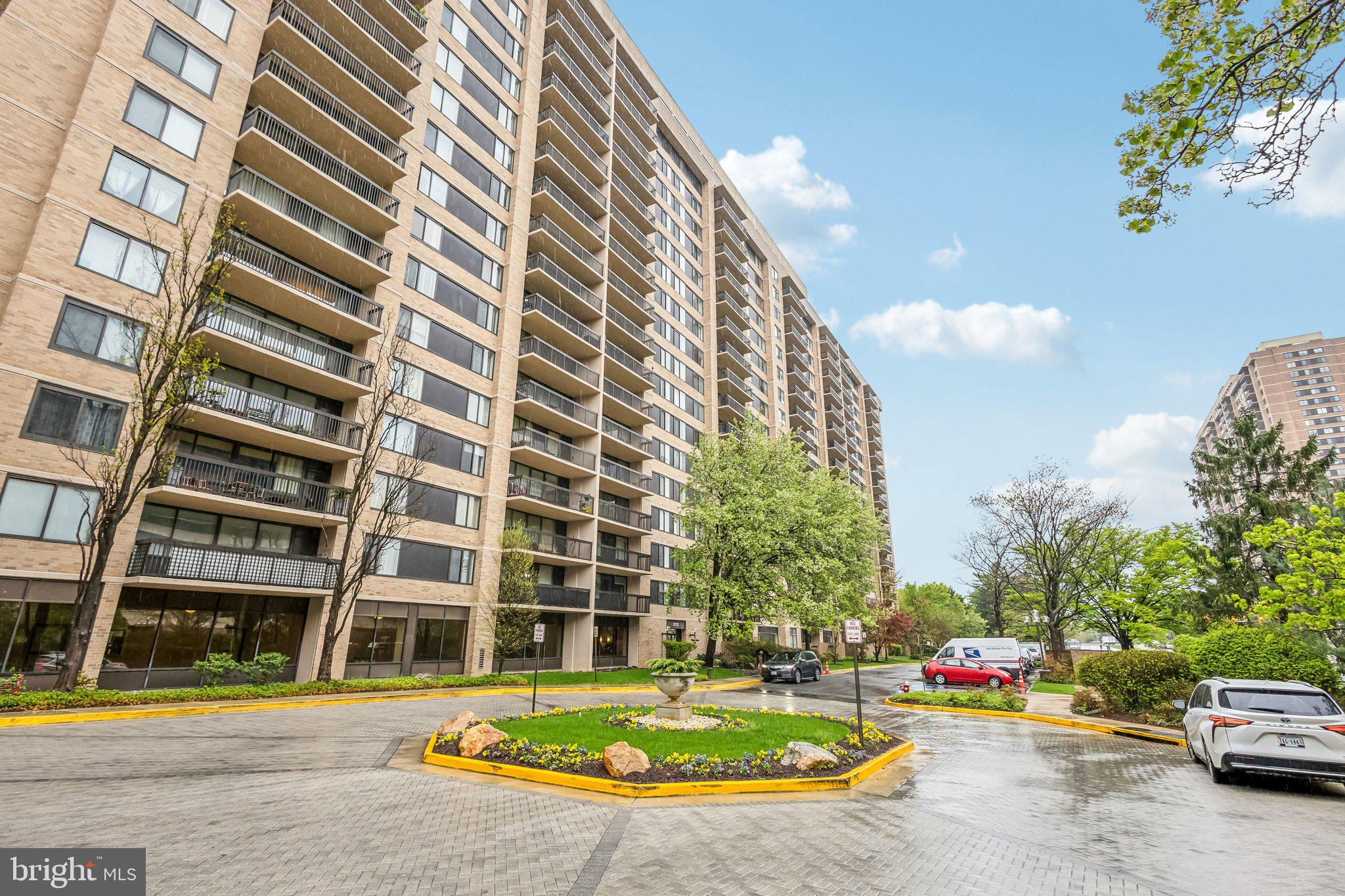 SKYLINE HOUSE - Residential
