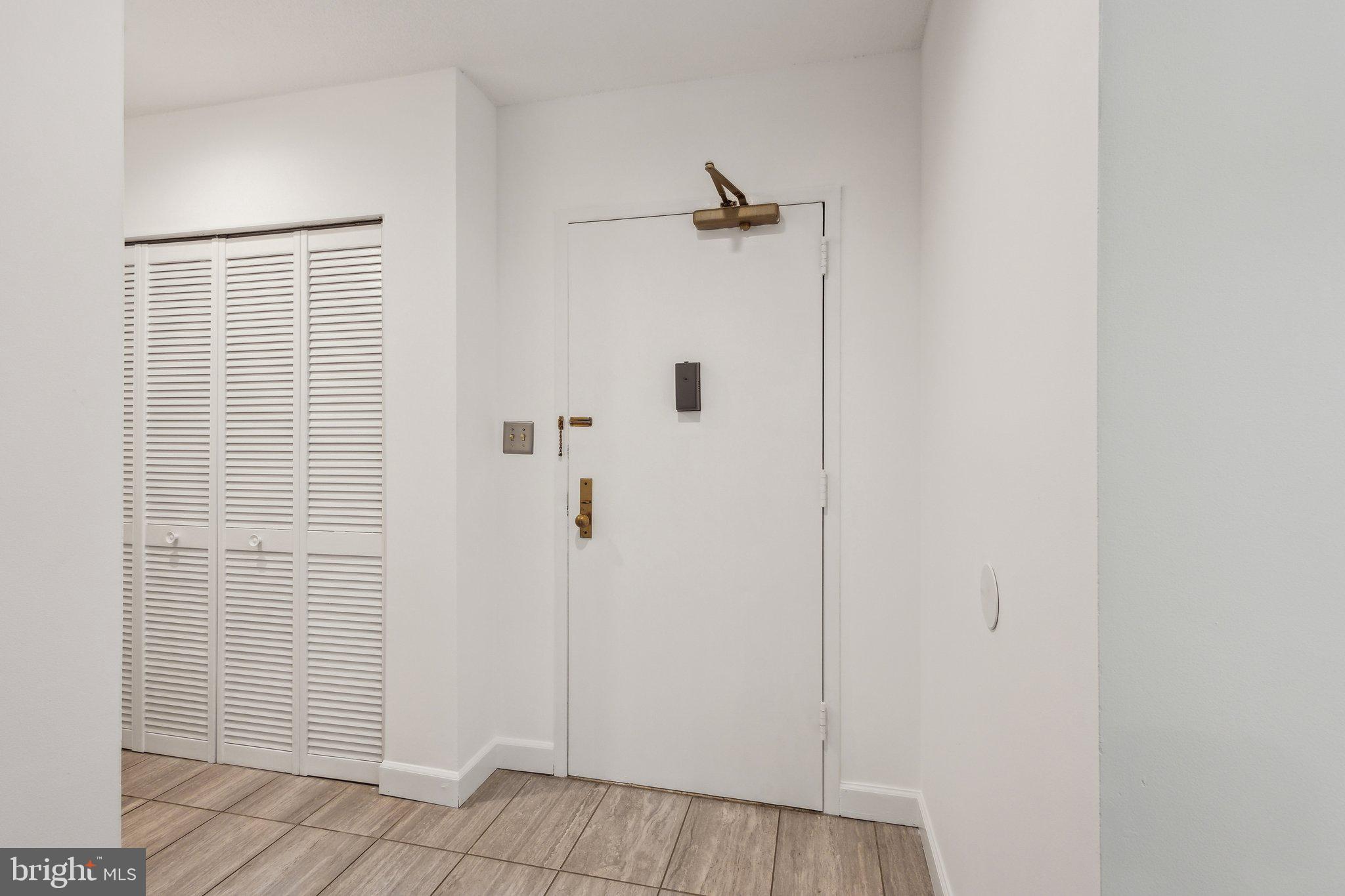 SKYLINE HOUSE - Residential